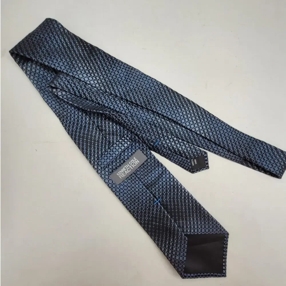 Kenneth Cole Reaction Blue Micro‎ Geometric Silk Tie Sophisticated Modern